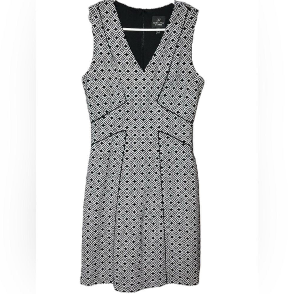 Adrianna Papell V‎ Neck Sleeveless Dress in white and black geometric pattern. 8 - Picture 2 of 16